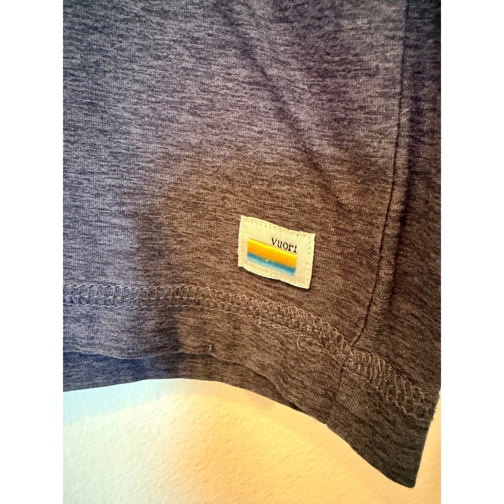 Vuori Mens Strato Tech Tee Medium Heather Charcoal Grey Short Sleeve Gorpcore - Picture 2 of 6
